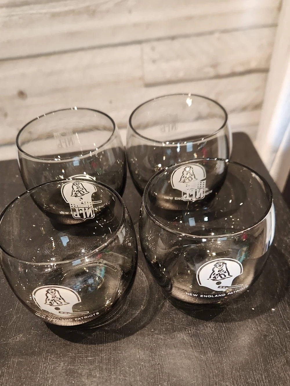 EUC Vtg. Set Of 4 70's NFL Nww England Patriots Smoky Whiskey Bar Glass